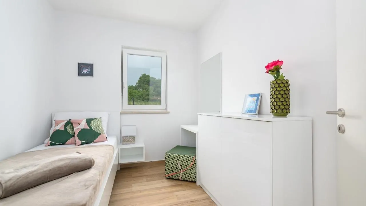 Valizza Villa Audrey בית הארחה